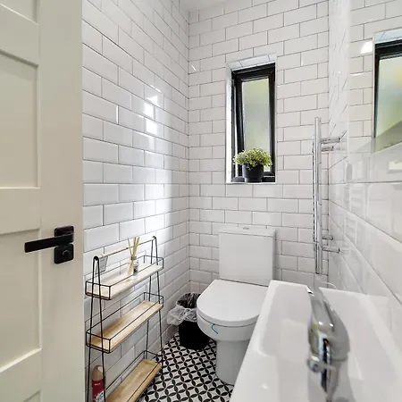 Seaview 'sleeping 2 Guests' Apartment