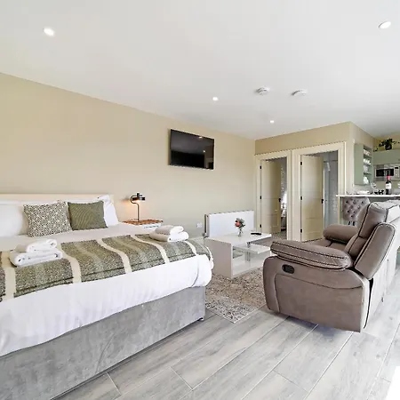 Seaview 'sleeping 2 Guests'