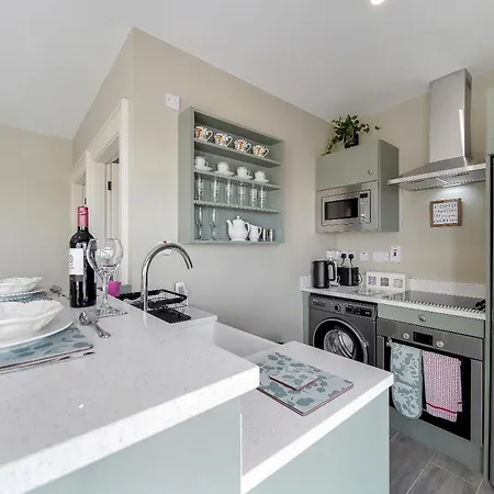 Seaview 'sleeping 2 Guests'