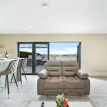 Seaview 'sleeping 2 Guests'