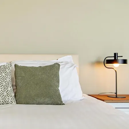 Seaview 'sleeping 2 Guests'