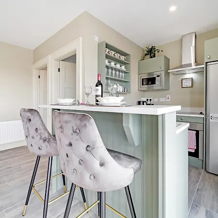 Seaview 'sleeping 2 Guests' Apartment